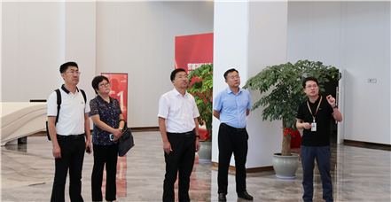 山东省济南市莱芜区委副书记、区长李光辉一行考察尊龙凯时